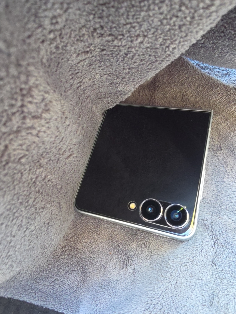 Foldable Smartphone - Black